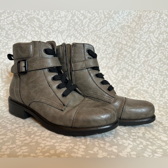 Madden Girl By Steve Madden Women's Combat Booties Grey/Black Size US 8.5 - Picture 1 of 8